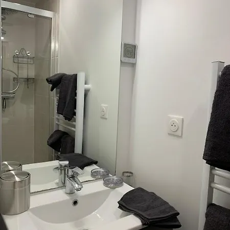 Resid Home 5 - Duplex Cosy Avec Parking Gratuit Saint-Léonard Buitenkant foto